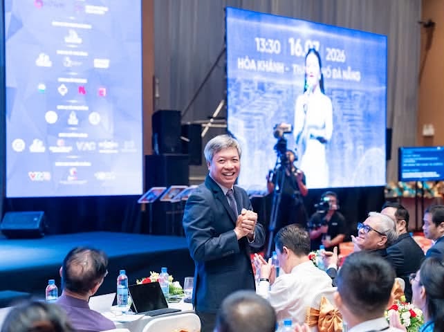 Trao chứng nhận chuyên gia